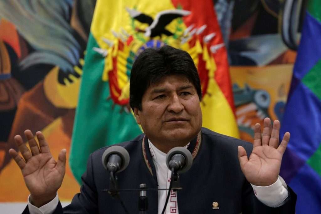 Com 99,99% das urnas apuradas, Evo Morales comemora vitória na Bolívia