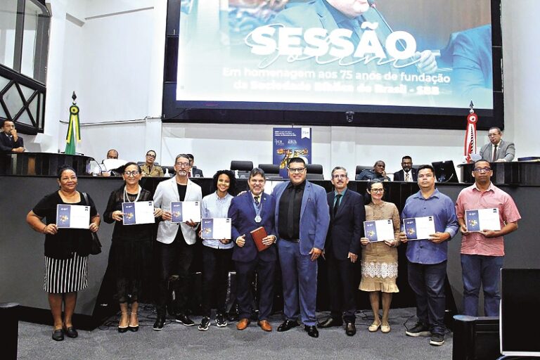 Sessão Solene homenageia os 75 anos da Sociedade Bíblica do Brasil