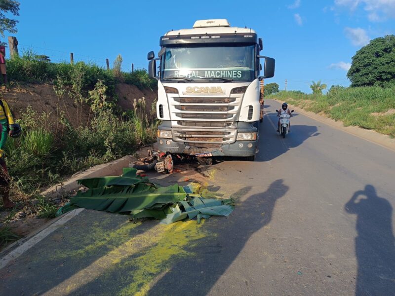 Piloto morre ao colidir moto contra caminhão em curva Correio de Carajás