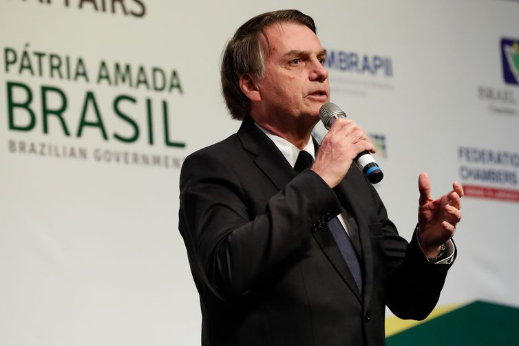 Bolsonaro anuncia envio ao Congresso de projeto que isenta militar de punição em operações