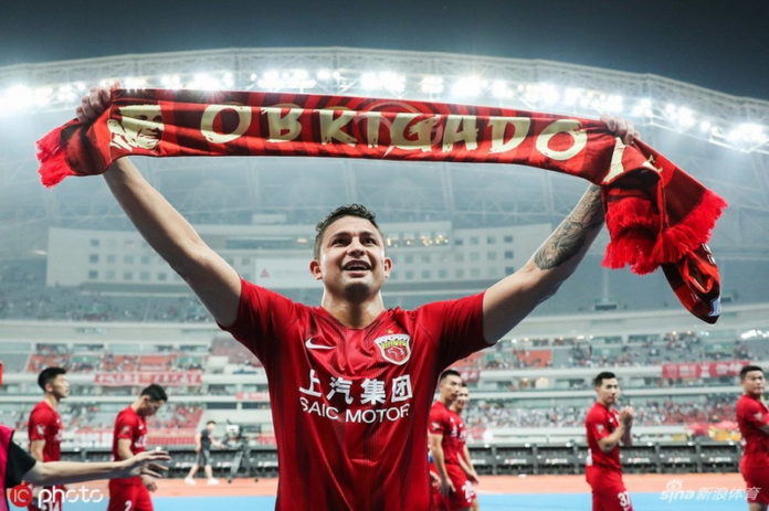 Elkeson3 ok Elkeson trocou o Shanghai SIPG pelo Guangzhou Evergrande e agora foi convocado para a seleção Foto: Reprodução Sina.com
