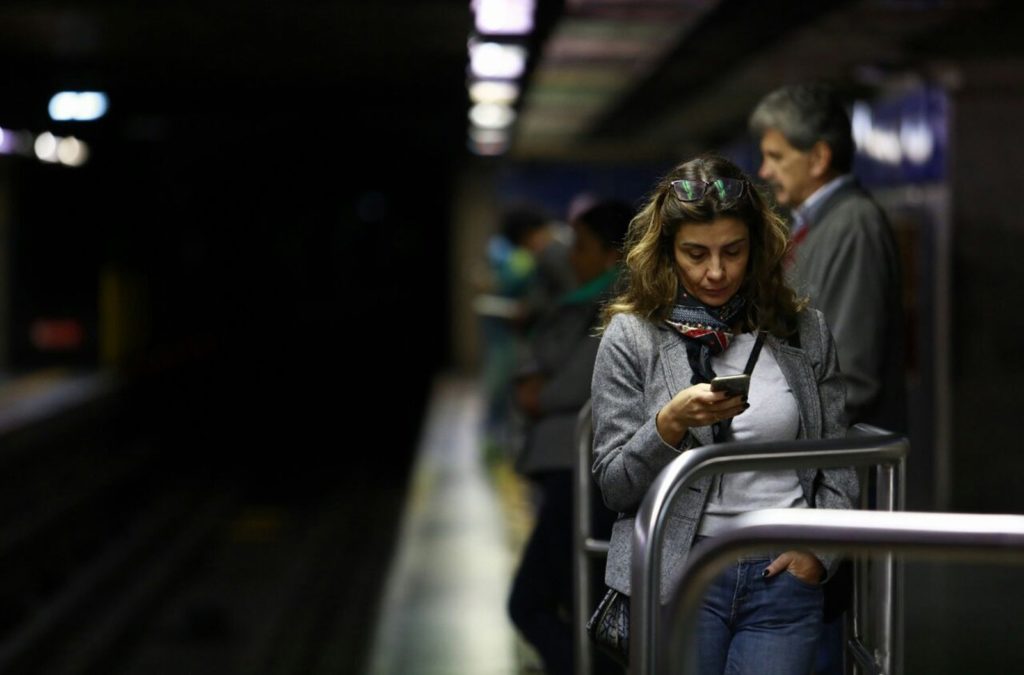 Uso da internet no Brasil cresce, e 70% da população está conectada