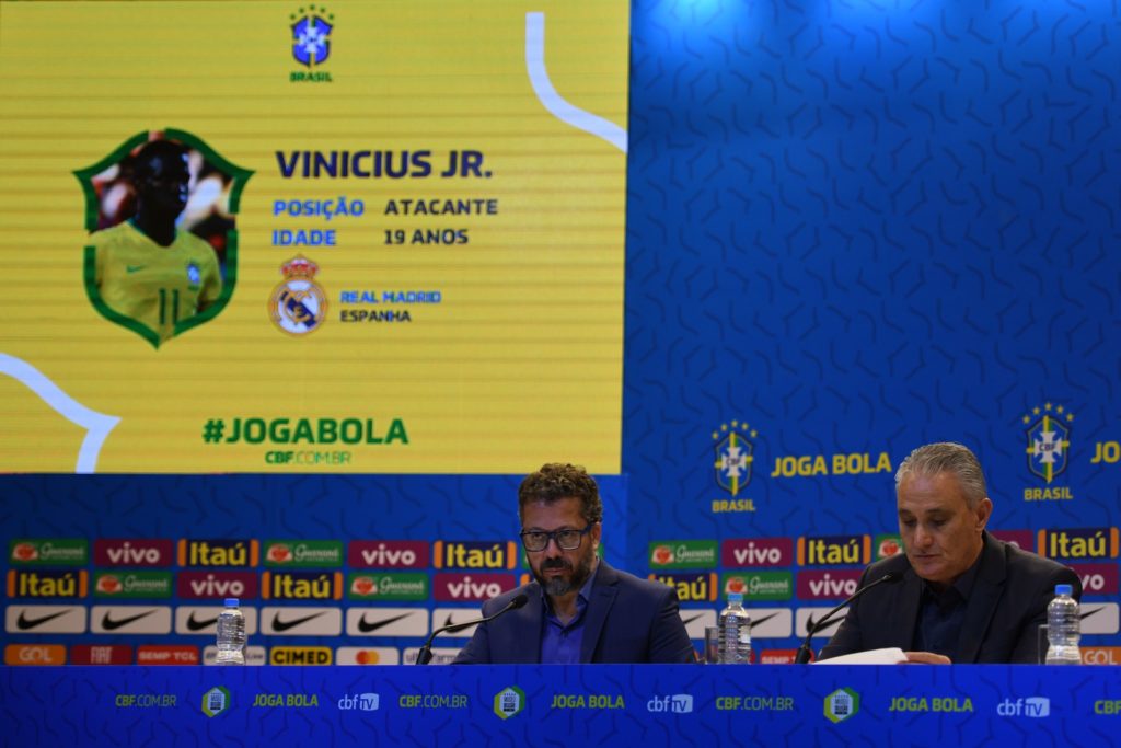 Tite, técnico da Seleção, anuncia a convocação da Seleção — Foto: Pedro Martins / MoWA Press