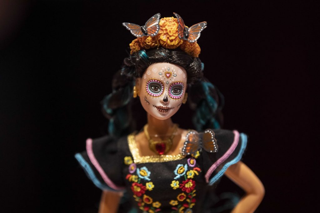 Edição especial da Barbie é lançada no México para Dia dos Mortos