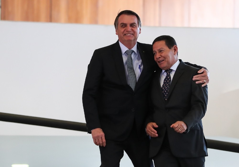 Bolsonaro não passará cargo ao vice-presidente Hamilton Mourão antes de cirurgia