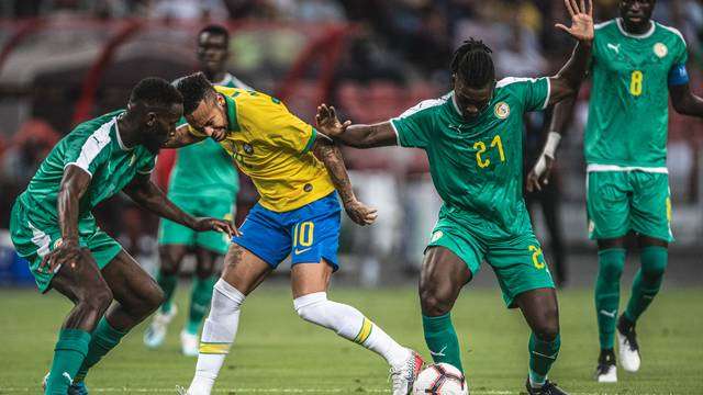 Brasil abre o placar contra Senegal, cede empate e decepciona mais uma vez