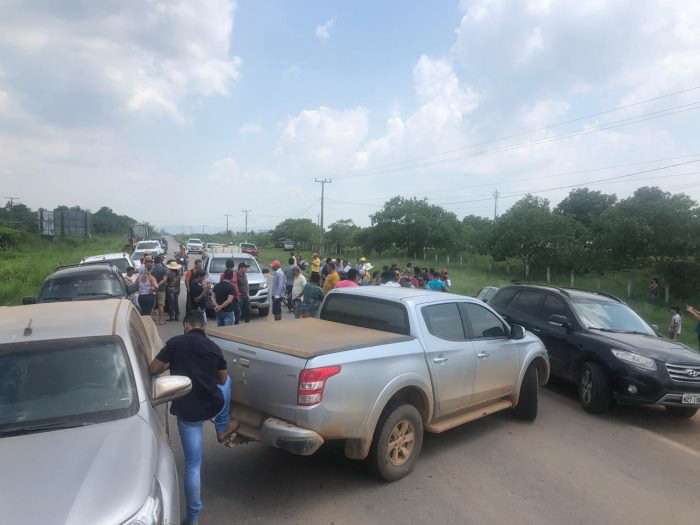 Garimpeiros seguem com bloqueio da PA-279 em Ourilândia do Norte