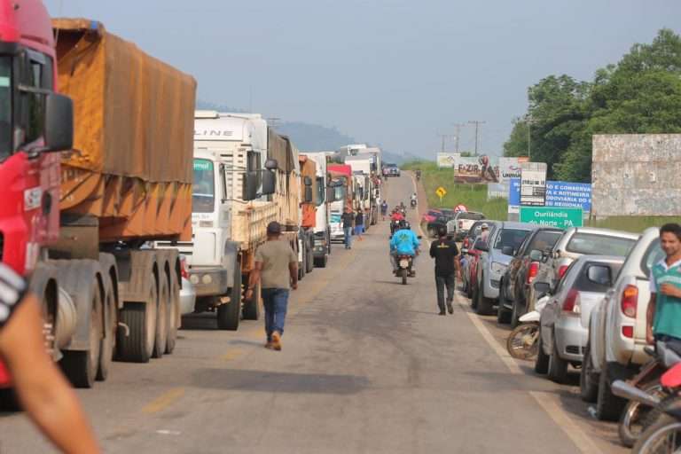 Ourilândia: Garimpeiros entram no terceiro dia de bloqueio da PA-279