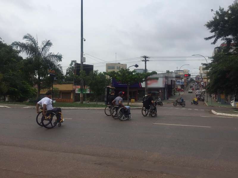 Cadeirantes apontam falhas de acessibilidade das ruas de Parauapebas
