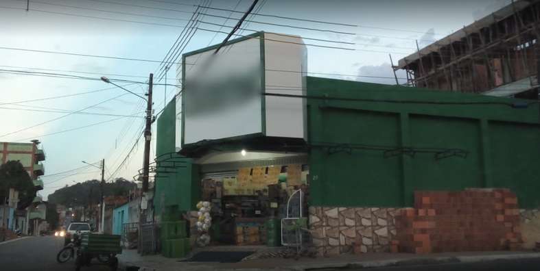 Quadrilha rouba R$ 10 mil e caminhonete de supermercado; veja o vídeo