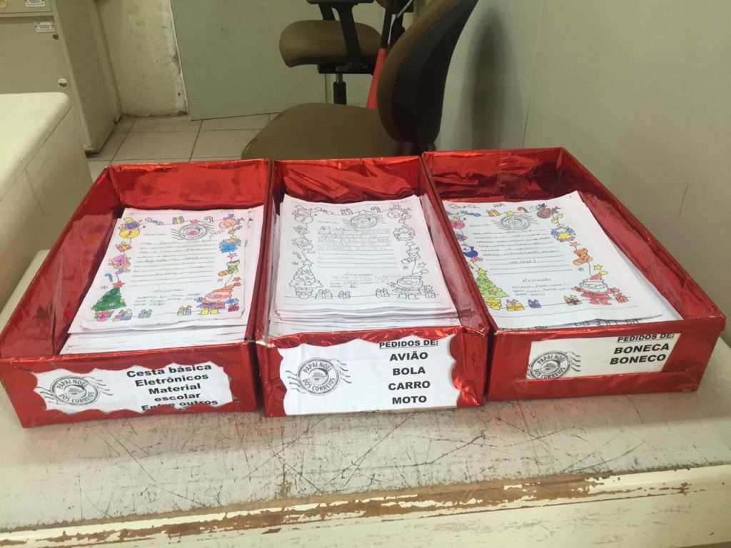 Parauapebas: Crianças escrevem cartas com pedidos ao Papai Noel