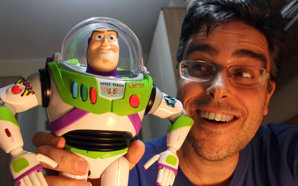 Voz brasileira de Super-Homem e Buzz Lightyear revela curiosidades sobre dublagem de filmes e séries