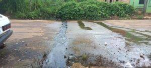 Esgoto a céu aberto toma ruas do Bairro dos Minérios, em Parauapebas / Foto: Ronaldo Modesto