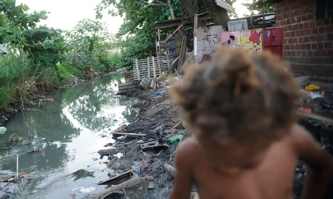 Falta de saneamento provocou mais de 340 mil internações em 2024