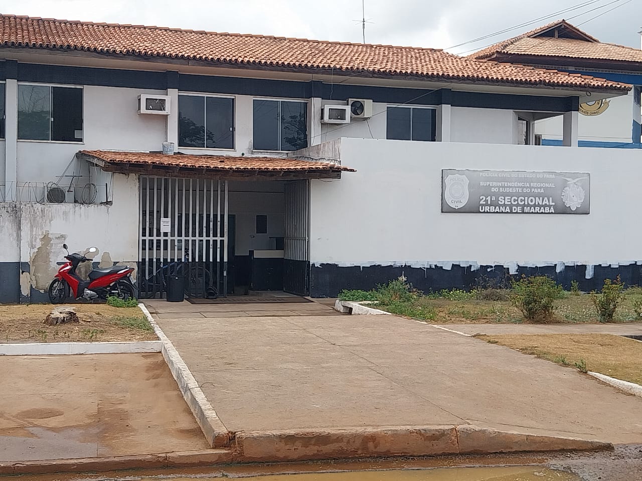 PM desarticula ponto de tráfico de drogas e trio é preso na Folha 34