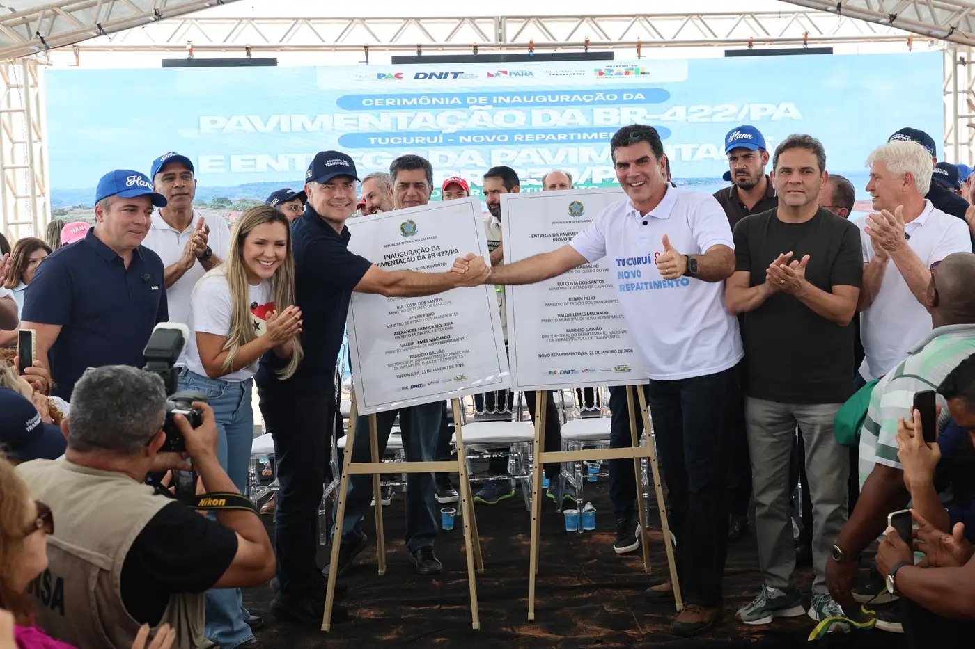 Durante inauguração na BR-422, Renan Filho promete estender o asfaltamento até Cametá