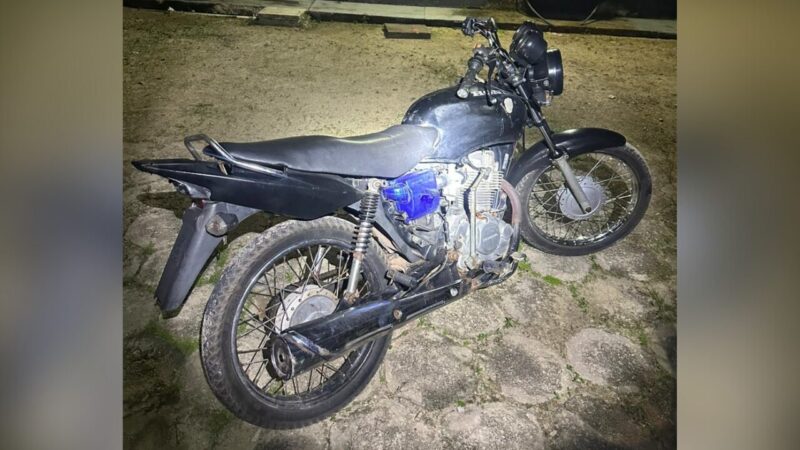 Homem é preso por direção perigosa e moto furtada é recuperada em Breu Branco