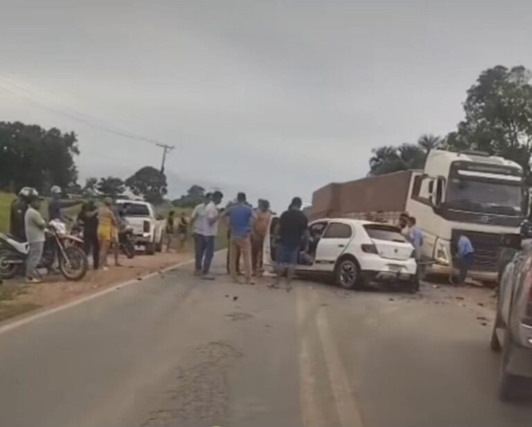 Três pessoas morrem em colisão entre dois carros na BR-155, no sul do PA