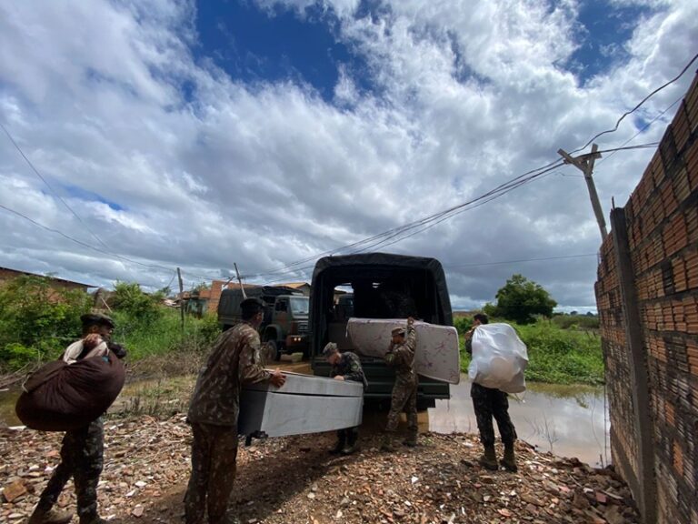 Rio bate 10,31, recua e fecha sexta-feira em 10,19 metros
