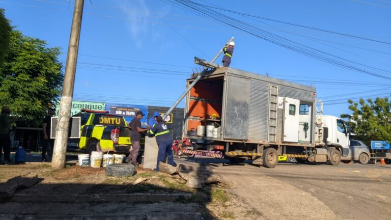 São Domingos instala cinco semáforos para organizar o trânsito