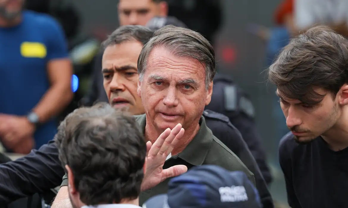 Moraes autoriza prisão domiciliar para Jair Bolsonaro por 90 dias