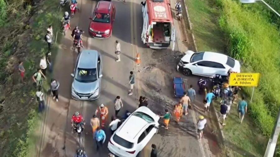 Acidente no núcleo São Félix envolve dois carros e uma motocicleta