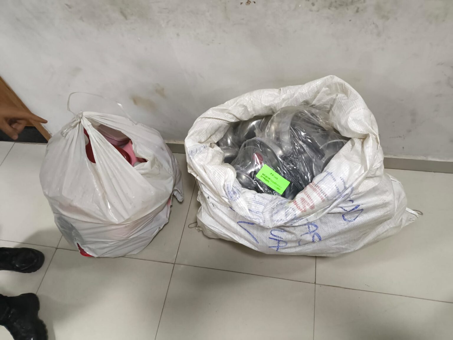 Homem é detido por furto de panelas e vasilhas em loja de variedades