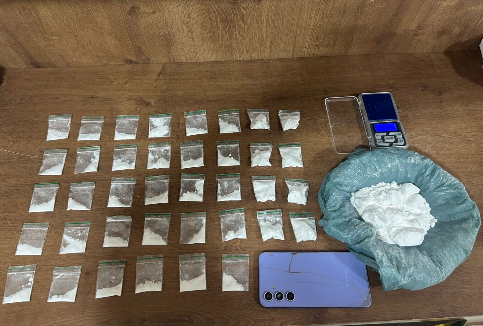 “Jonny” é preso novamente após polícia encontrar cocaína em sua residência