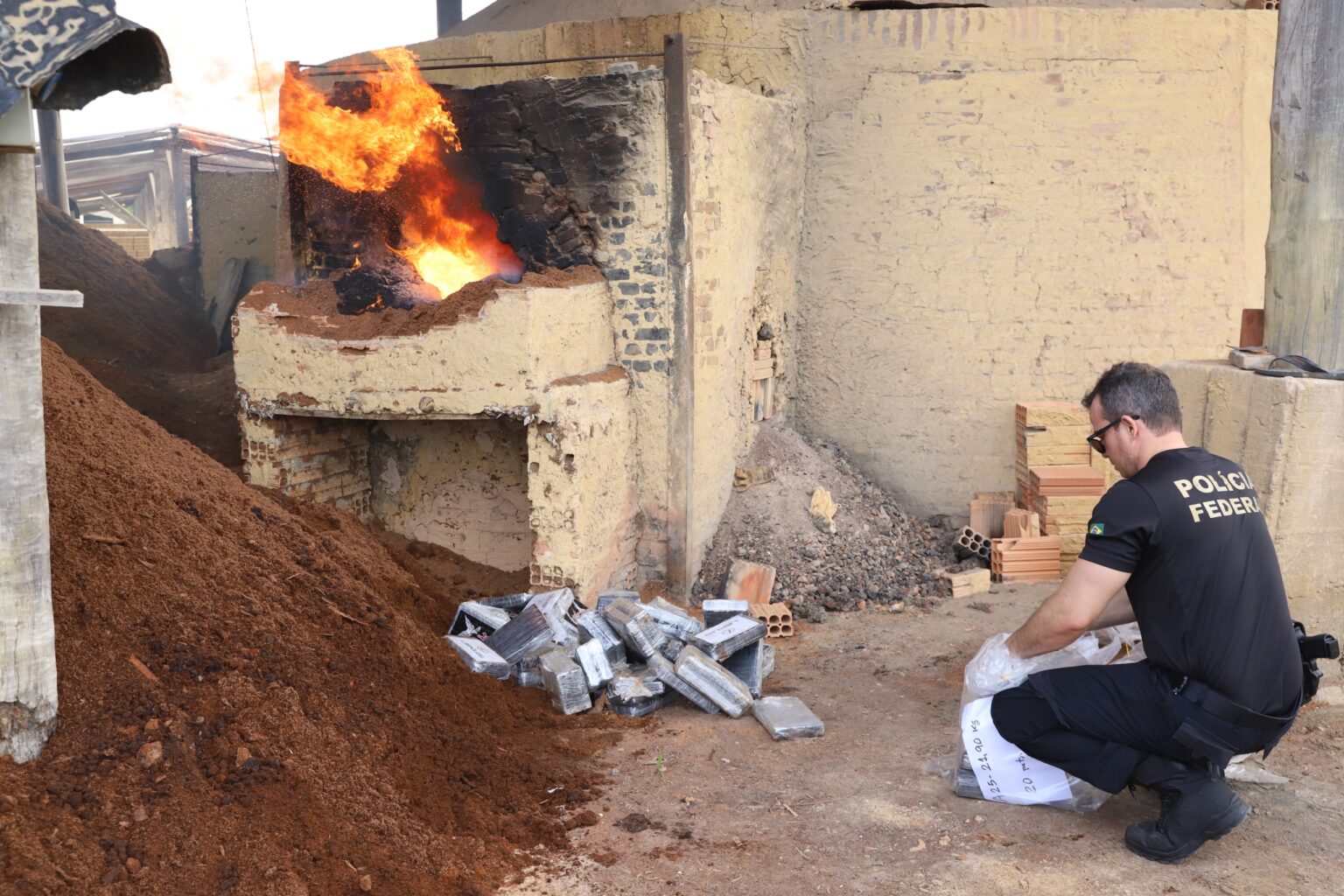 Carga milionária: uma tonelada de cocaína é incinerada em Marabá