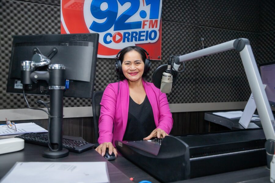 Vilma Lira retorna à Correio FM e reforça trajetória calcada na paixão pelo rádio