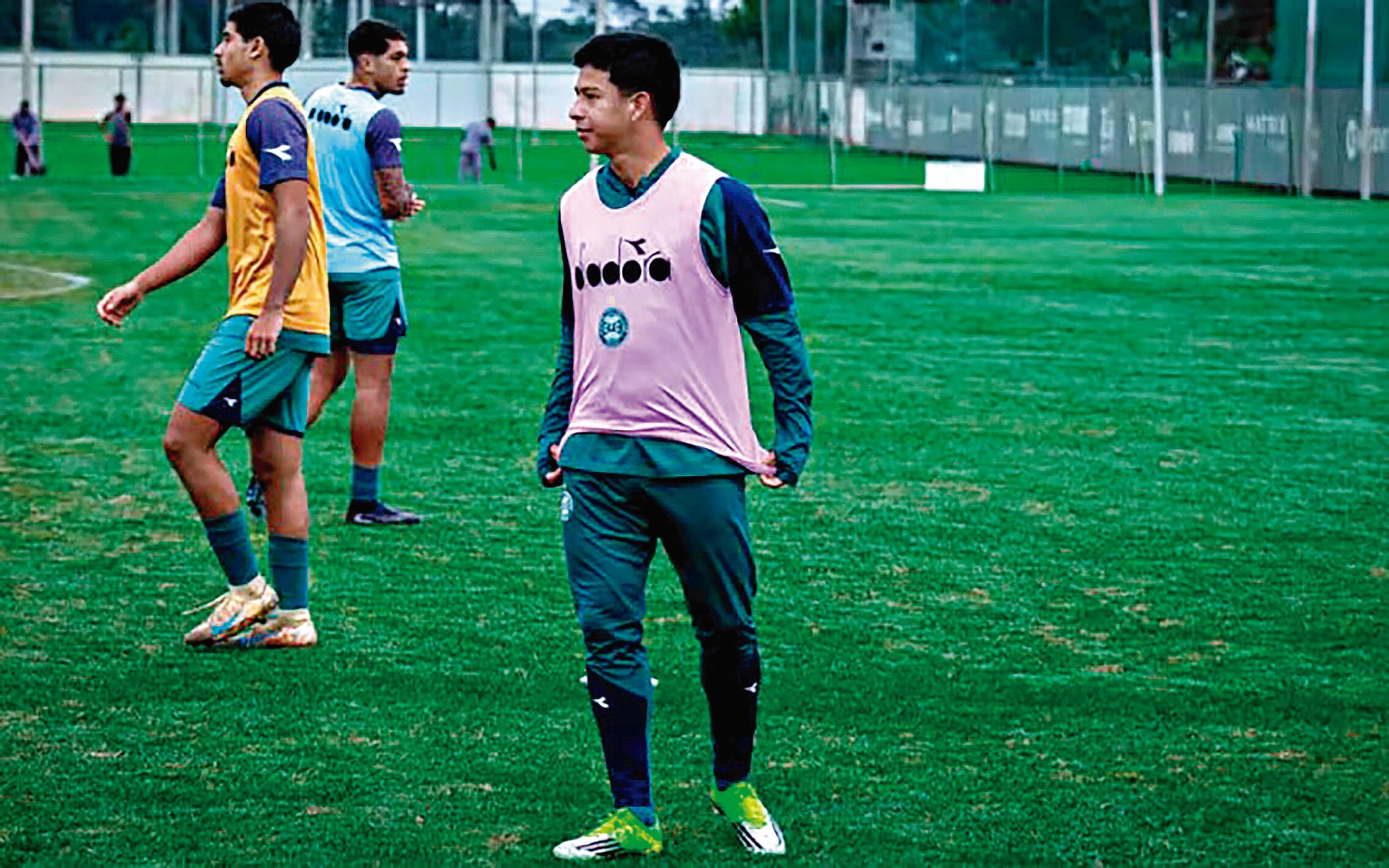 Coritiba anuncia Kukri, ex-Águia, oficialmente