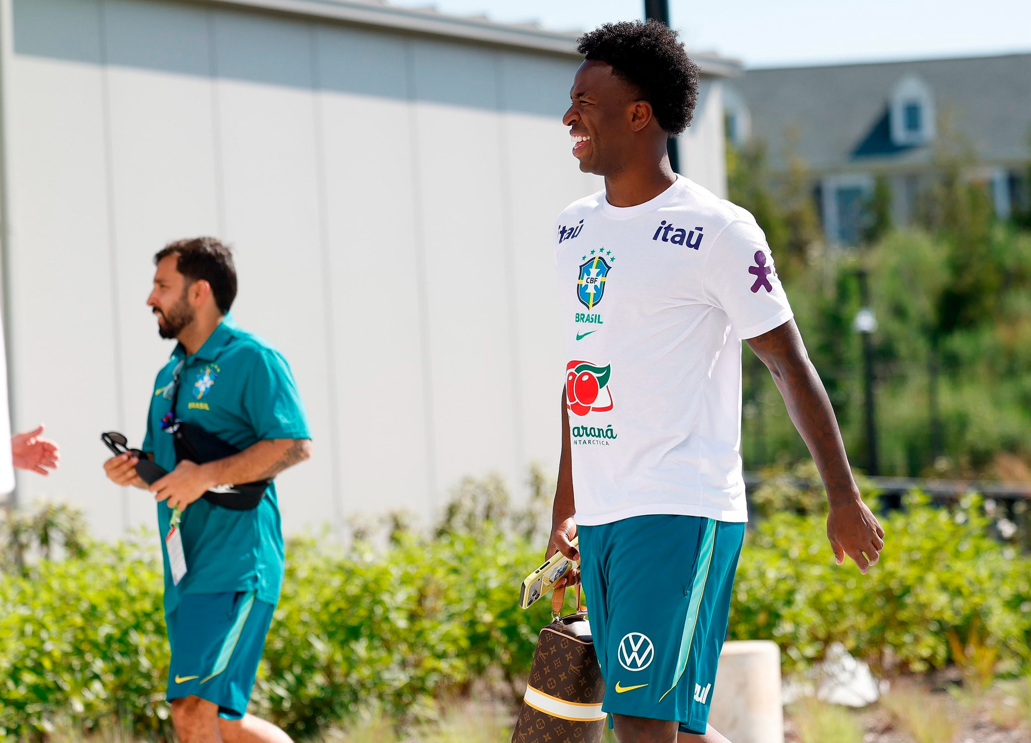 Arsenal prepara o maior salário da história para Vini Jr., diz jornal
