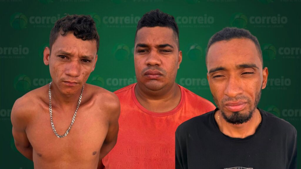 Três homens posando para uma foto oficial contra um fundo verde com a logomarca do Correio.