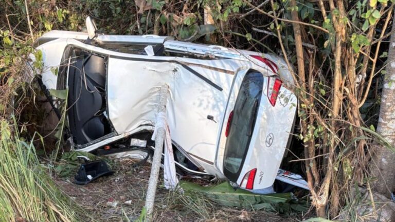 Capotamento na BR-222 deixa um morto e um ferido