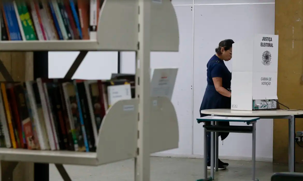 Saiba quais são as atribuições dos governadores e vice-governadores