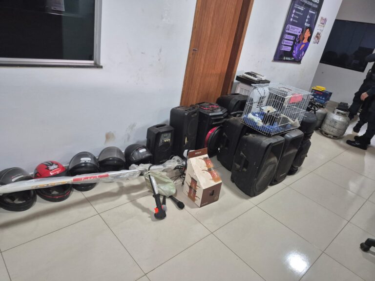 Crianças são resgatadas em ponto de tráfico de drogas que abrigava de utensílios de origem suspeita
