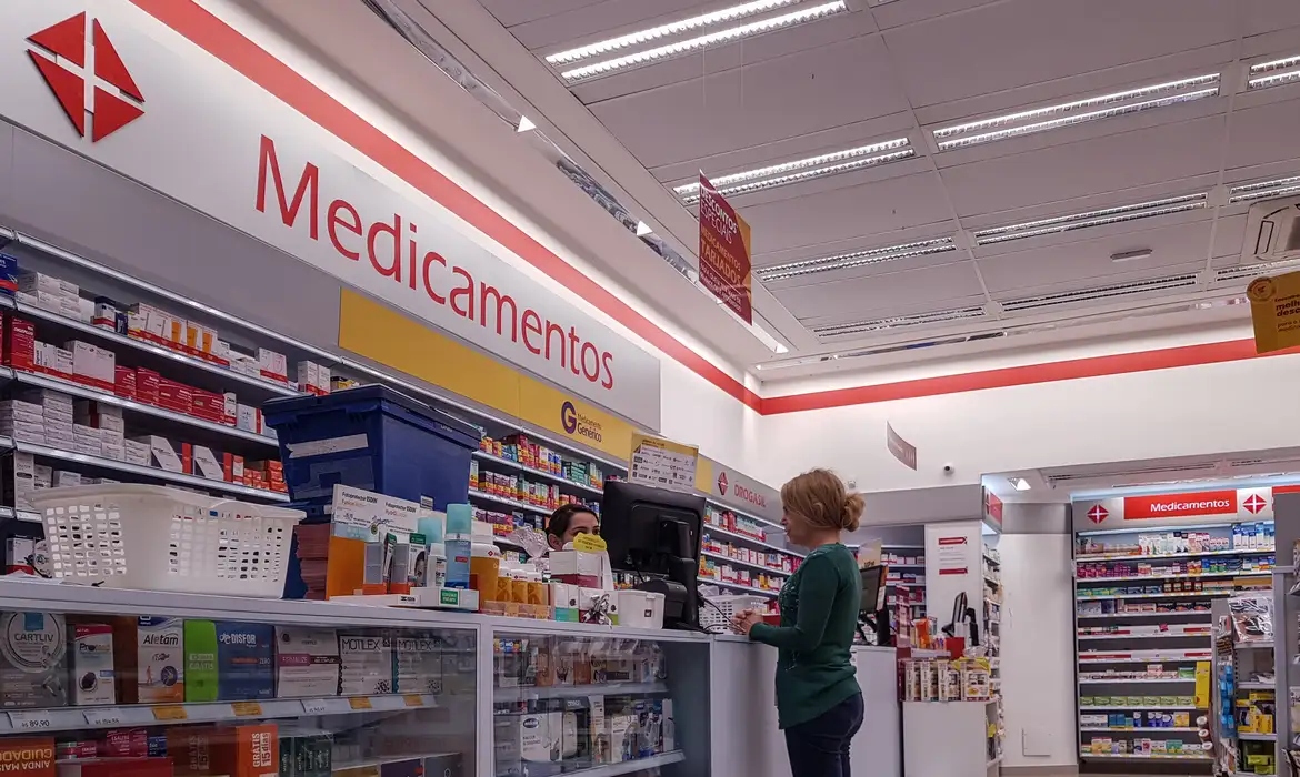 Mudanças na emissão e no controle de receitas médicas entram em vigor