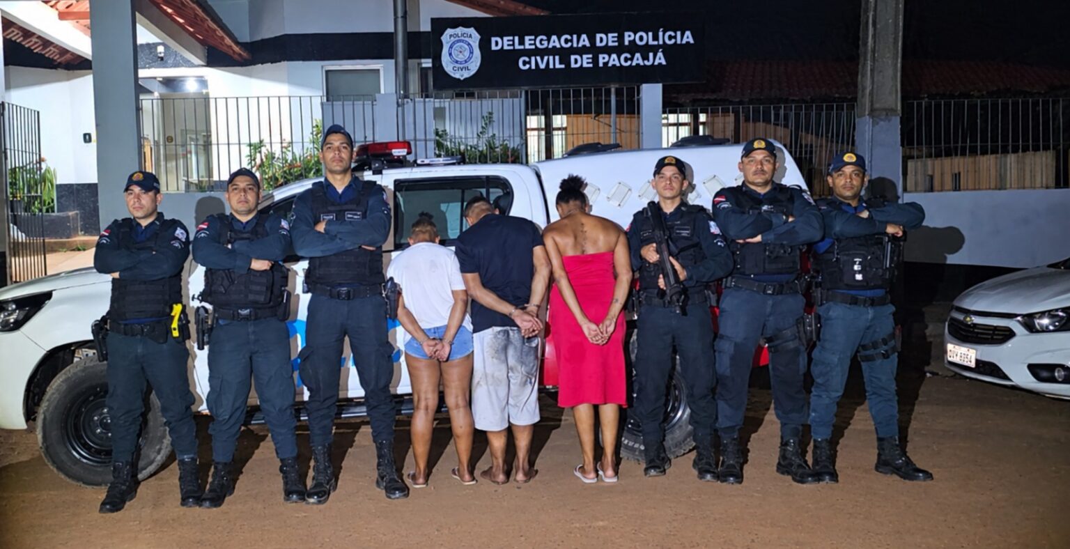 Denúncia de tráfico leva à apreensão de drogas e materiais