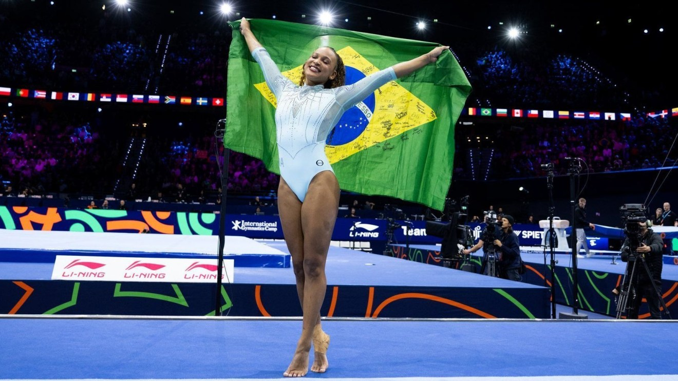 Rebeca Andrade é ouro no salto e conquista o tricampeonato mundial